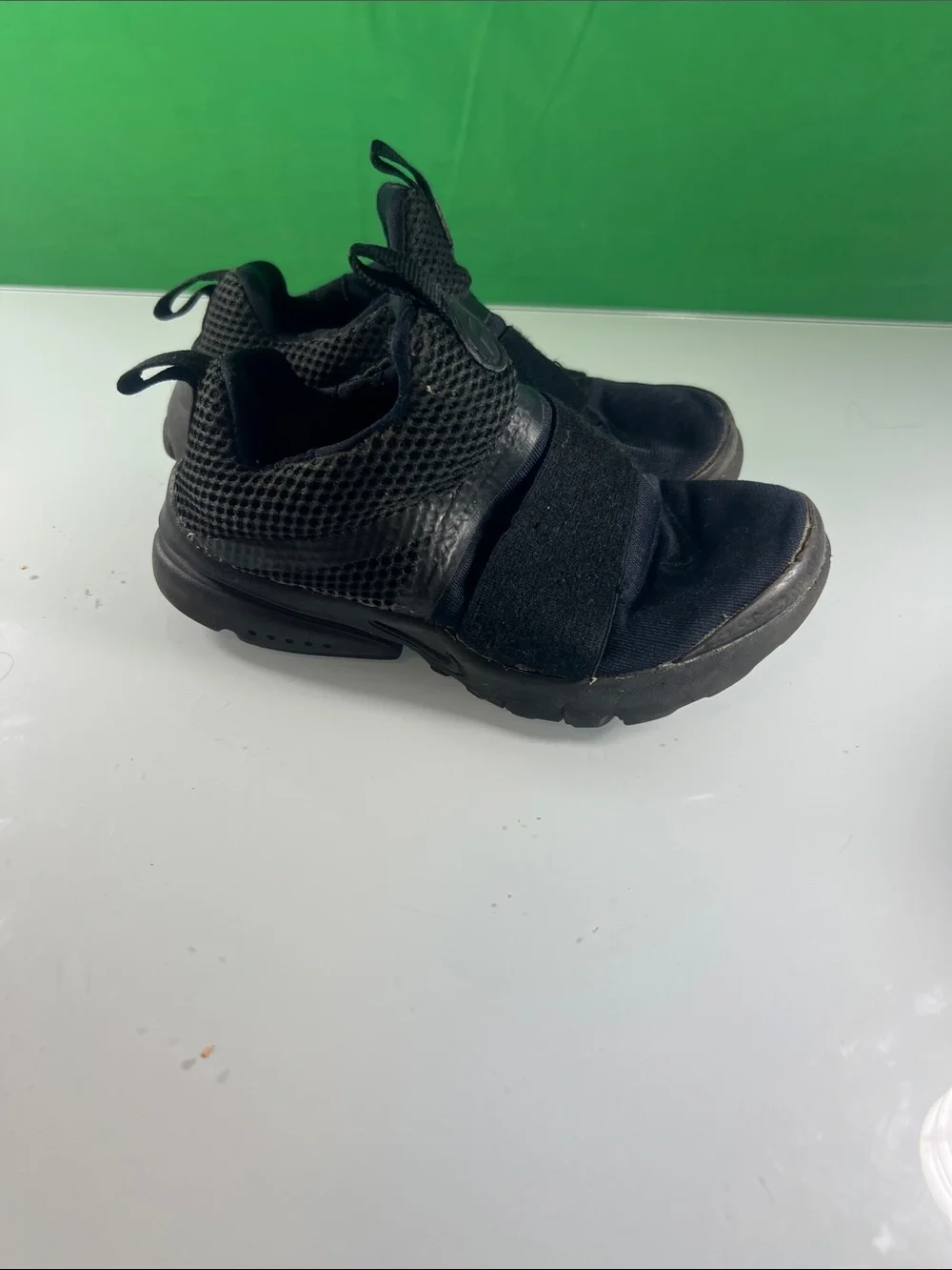 Nike Kids Black Slip-On Mesh Sneakers with Strap